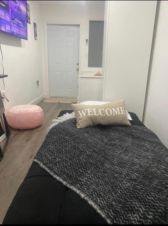 Tiny Place W Private Hot Jacuzzi 7 Min To Miami International Airport Exterior photo