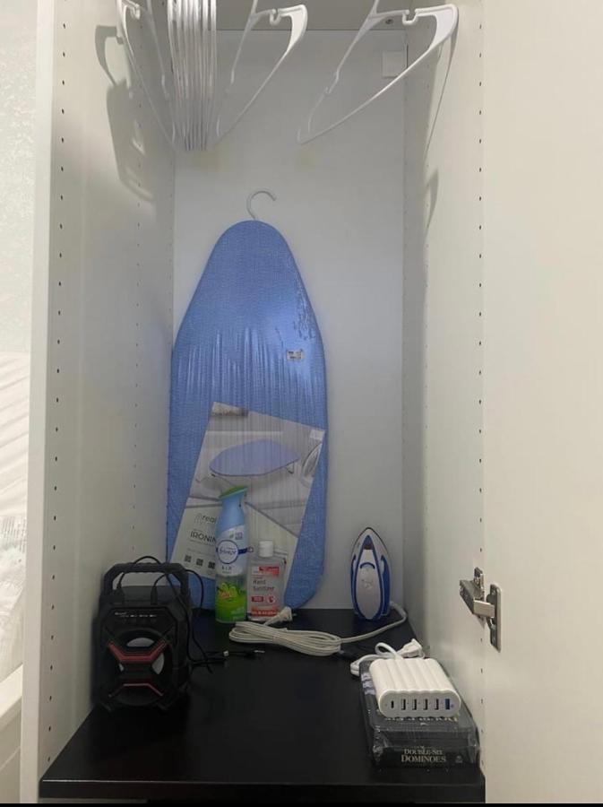 Tiny Place W Private Hot Jacuzzi 7 Min To Miami International Airport Exterior photo