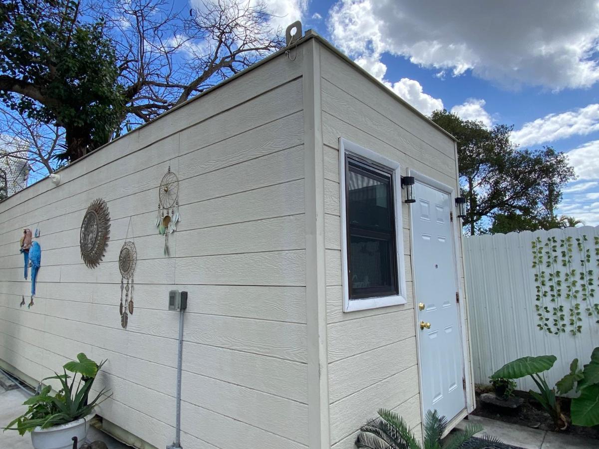 Tiny Place W Private Hot Jacuzzi 7 Min To Miami International Airport Exterior photo
